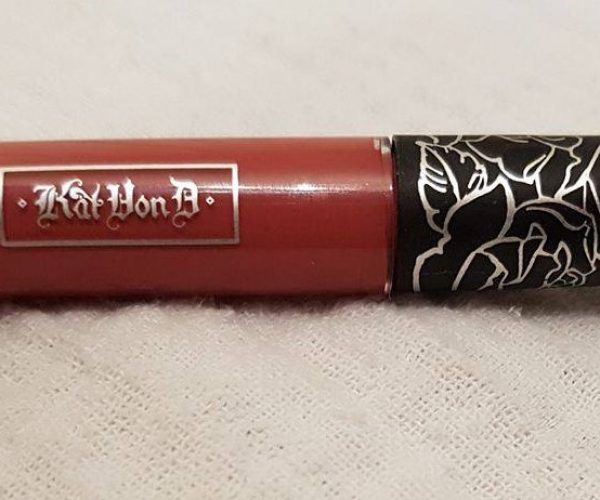 Sunday Review: Kat Von D 'Everlasting' liquid lipstick