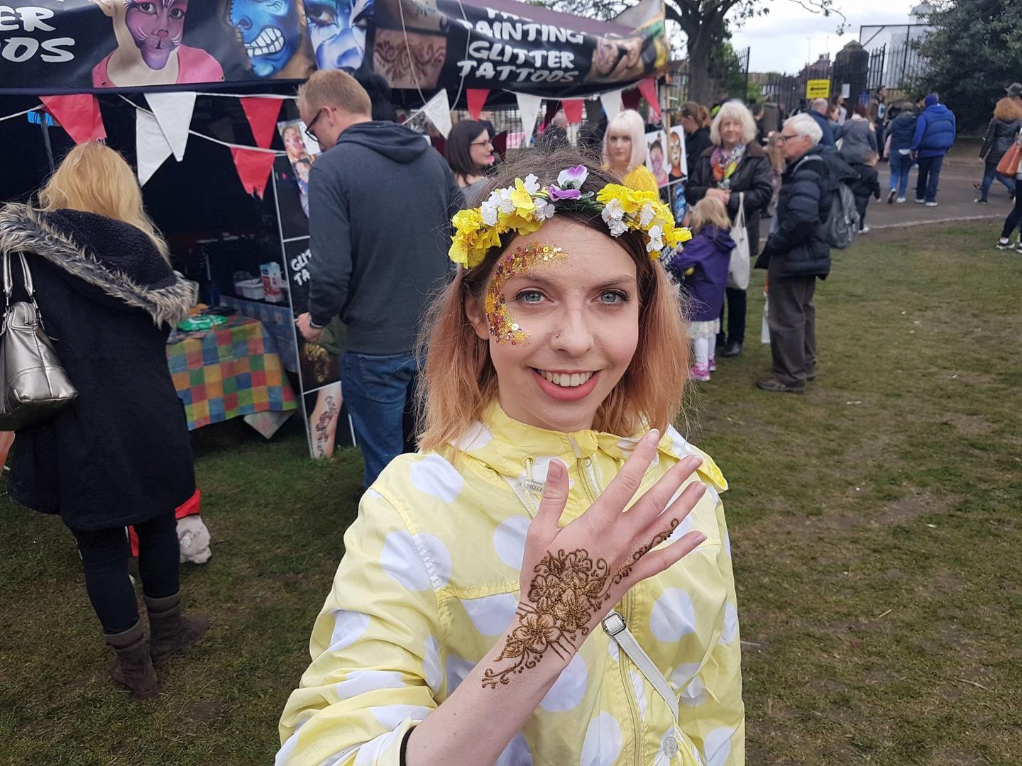 Henna and glitter eye - getting in the festival spirit!