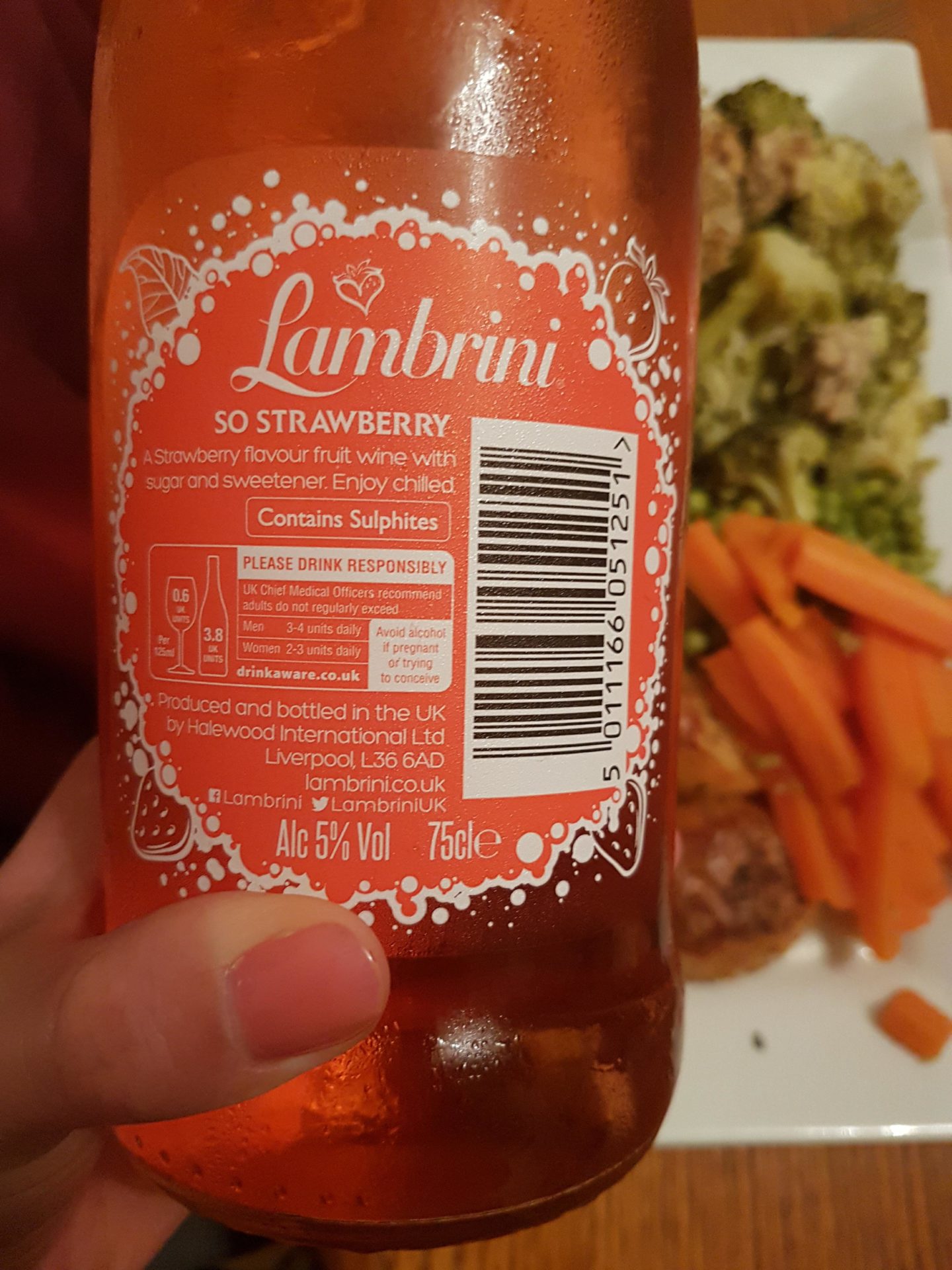 Lambrini So Strawberry Label