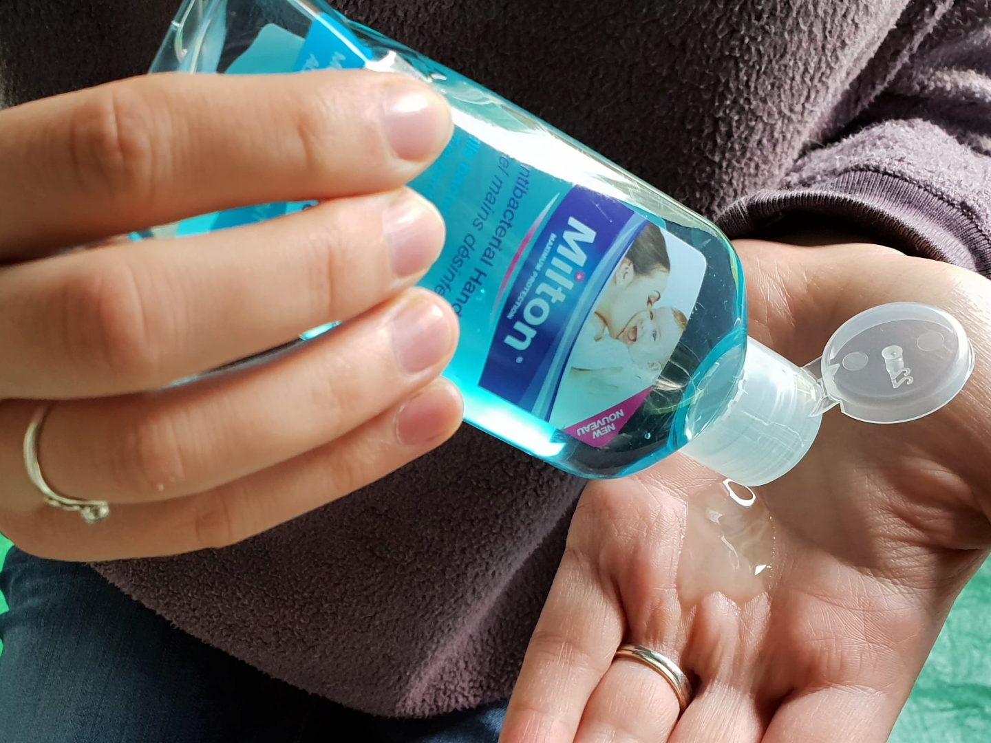 Milton anti-bacterial hand gel camping
