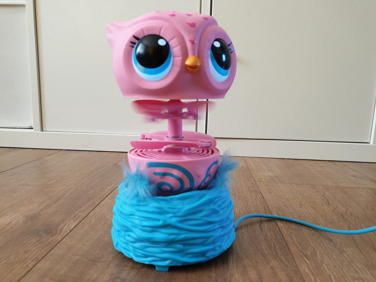 Owleez interactive flying owl toy