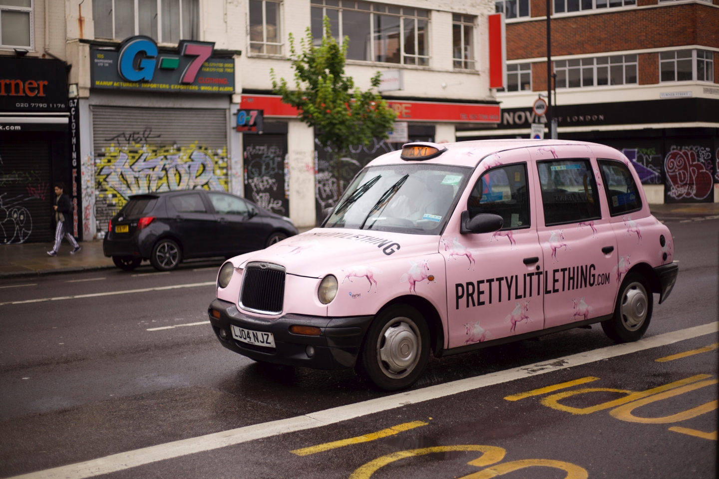 Number plate on pink London cab
